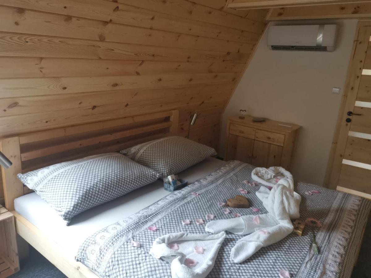 Pension Koliba Komorní Lhotka Bagian luar foto